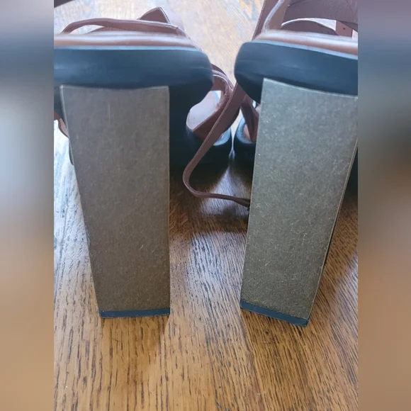 Jeffrey Campbell "Impulsive" Tan Strappy Heels With Bronze Metal Heel - Picture 4 of 8